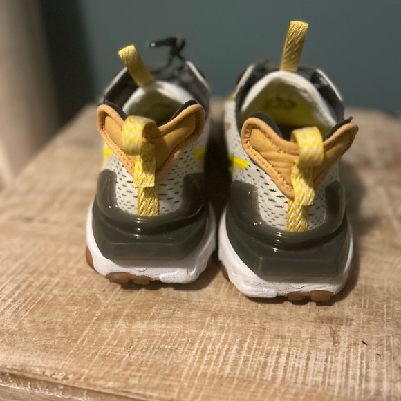 Nike React Vision Size 9.5 - Picture 7 of 10